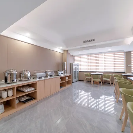 Liuzhou Qiyue Hotel (Longtan Park)
