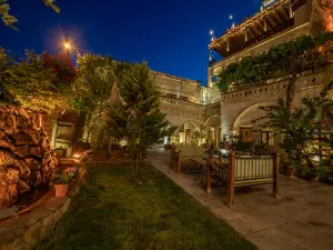 Roma Cave Suite