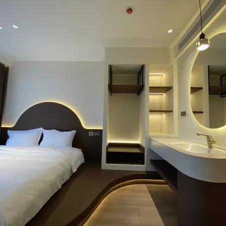 Puyu · Lansu · Private Courtyard · Scenic Apartment