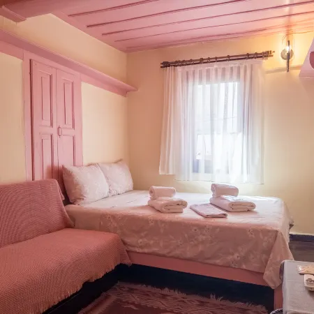 Historical Greek Mansion Antikhan