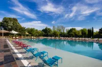 Sheraton Istanbul Atakoy Hotel - Pools