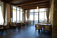 Songpan · Chuanxi Yunxu | Serene · Local · Lodge Tea & Coffee Homestay (Songpan Station) - 주차장