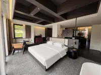 Phoenix Suji · Xueling Courtyard (China Ancient Qiang City) - Balkoner