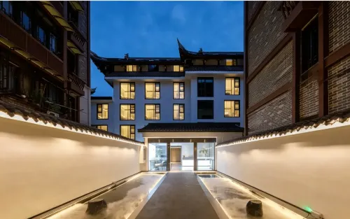G Joyful Xige Hotel (Chengdu Kuanzhai Alley People's Park) - Pet friendly