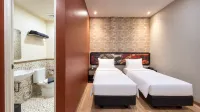 Avery Hotel & Waterpark Surabaya Tugu Pahlawan - С парковкой
