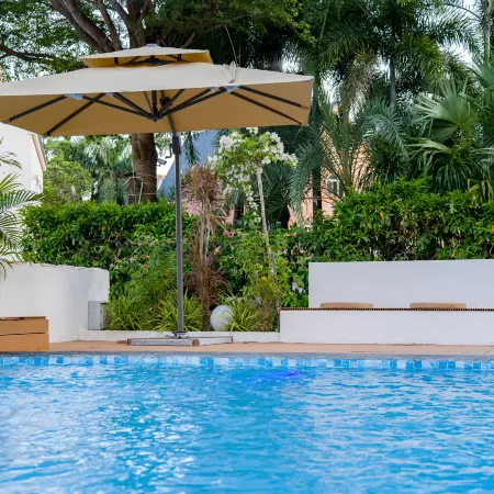 Floral Hotel · MoHai MH Designer Boutique Homestay (Beihai Yintan Tourist Resort)