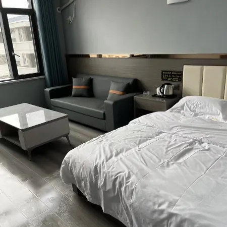 Yingcheng Jidun Business Hotel