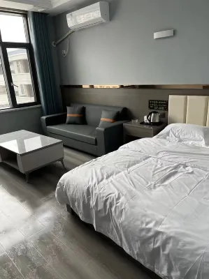 Yingcheng Jidun Business Hotel
