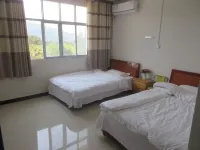 Huangbaishan Center Hotel