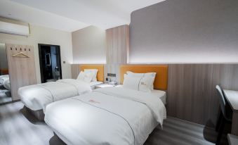 Xiyin Coffee Hotel (Baoshan High-speed Railway Station)