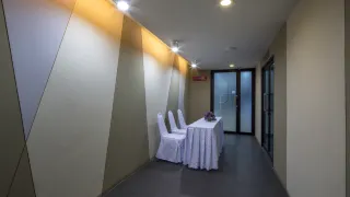 1mc0o12000aoj7ke385F2 R 320 180 R5 D