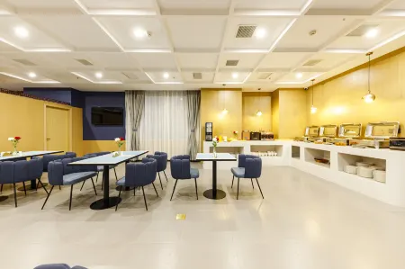 Lan Ou Shangpin Hotel (Xuchang Caowei Ancient City Fat Donglai Times Square) Отели в г. Сюйчан