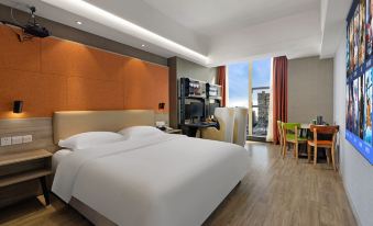 IGenie Love Elf·Wanzhao E-sports Hotel (Chengdu Dafeng Phoenix Mountain Sports Park)