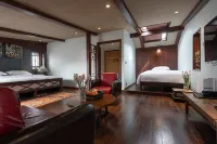 Xiangge Huangfu Holiday Hotel