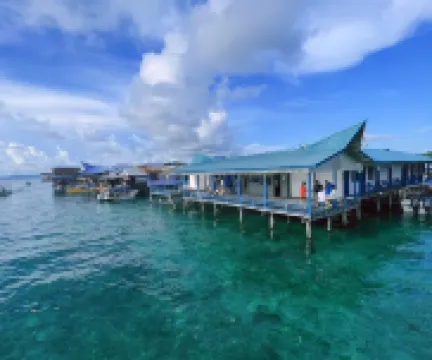 Amina Holidays Hotel berhampiran Mabul Island