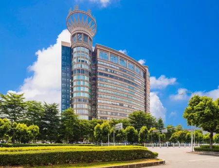 Sunbelieve International Hotel Отели рядом с достопримечательностью «Ying'en Gate Tower»