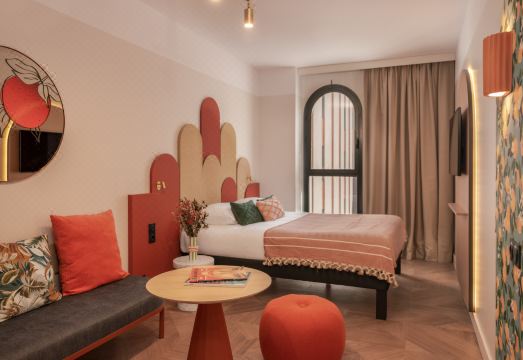 이비스 스타일스 세비야의 모던한 로비 인테리어