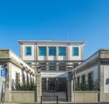 波爾圖下城艾迪托裡藝術家飯店 Colégio do Barão de Nova Sintra Building附近的飯店