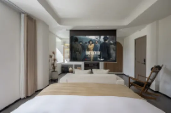 松澗雲月丨Holiday Hotel•觀景設計師酒店（納帕海景區店）