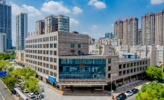 Buckingham Palace Hotel (Fuyang Yingdong)