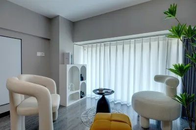 North Island Manyu Light Luxury Hotel (Wuhan Donghucheng Branch) Hotels near Wuhan East Lake Ocean World