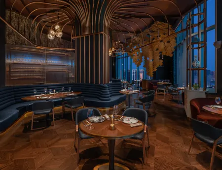 W Macau - Studio City Отели рядом с достопримечательностью «Пляж Хак-Са»