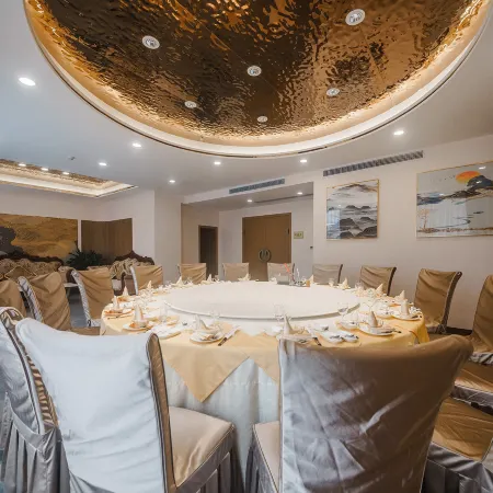 Lianhua Hotel