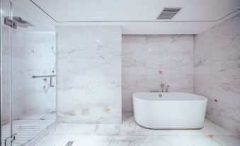 Yuhua E-sports Hotel (Zhengzhou East High-speed Railway Station)