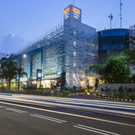 1O1 URBAN Jakarta Kelapa Gading Отели рядом с достопримечательностью «Мал Арта Гадинг»