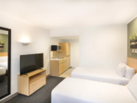 Mercure Melbourne Southbank Hotels in Southbank