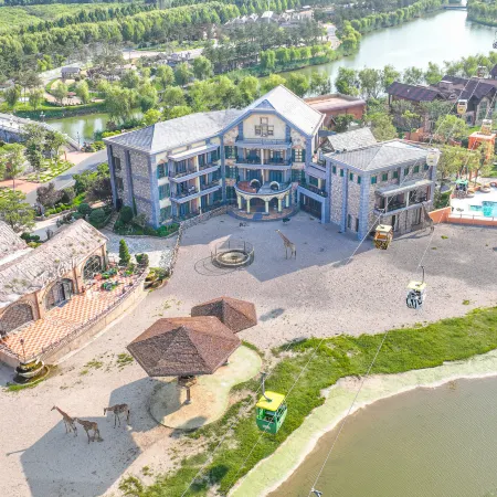 All Love Park Giraffe Manor Hotel