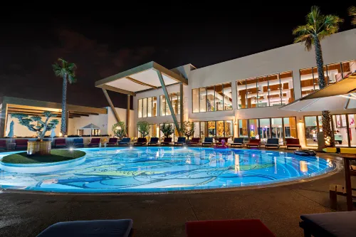 Fuwairit Kite Beach, Tapestry Collection by Hilton Hôtels à : Ash Shamal