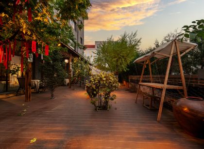 Sheyi Tea Culture Boutique Hotel (Hohhot Dazhaosi Branch)