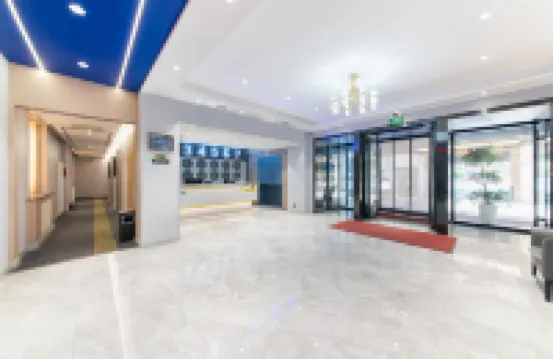 7Days Inn Hotel (Alxa Left Banner Kaiyuan Shopping Plaza)