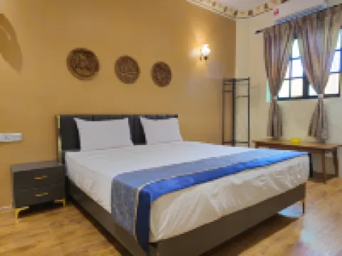 THE CENTURY HOTEL （George Town)