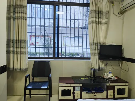 Han'an Hotel (Jiang'an People's Hospital) Отели рядом с достопримечательностью «Colorful Waterfall»