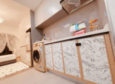 向雲端城市酒店（南陽新村地鐵站店）