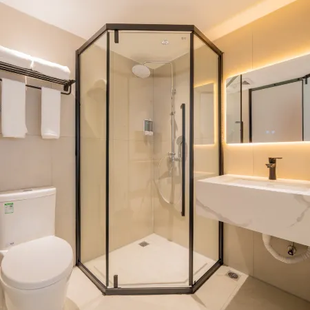 Xincai Hotel (Nanning Chaoyang Square Railway Station Subway Station Store)