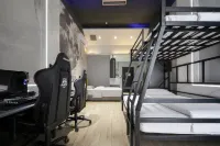 FengChaoLe esports hotel