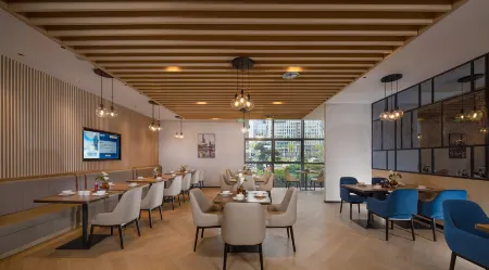 Park Inn by Radisson Nanchang Honggutan Wanda Plaza Отели рядом с достопримечательностью «Mailuyuan Campus， Jiangxi University of Finance and Economics»