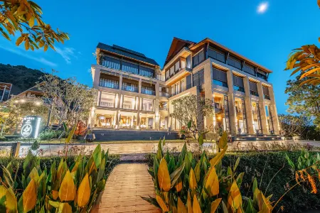 Yatika Boutique Chiang Dao Отели рядом с достопримечательностью «Wat Cham PI»