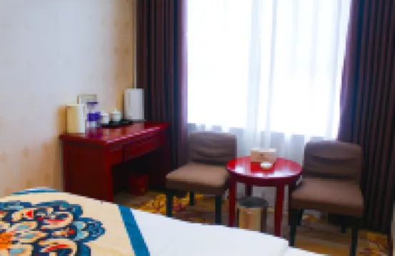 Dunhuang Yuntian International Hotel (Shazhou Night Market)