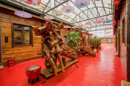 Kunming Xiangrun AirAsia Hotel (Kunming International Changshui Airport Branch) Отели рядом с достопримечательностью «Yeya (Wild Duck) Lake Holiday Resort»