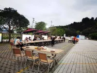 BamabainiaozhuangHotel - نادي رياضي