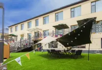 Ulan Butong Grassland Puyue Huajian B&B