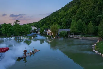 JOYOUS RETREAT Hotels near Earth Light Art Commune