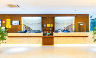 Nanning Jinshuiwan International Hotel ( Nanhu Park Macun Subway Station)