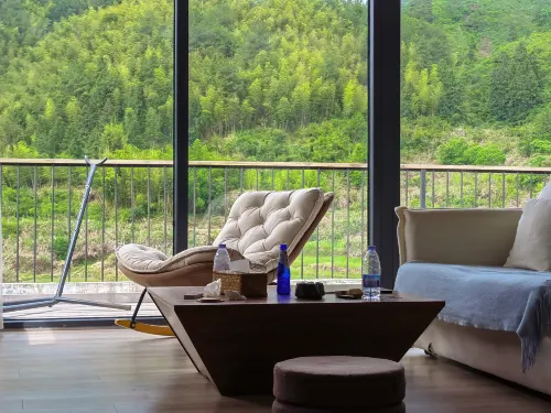 Wuyuan·Left Bank Meisu (Huangling Scenic Area Store)