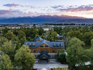 Nalati Bairui Linyin Hotel