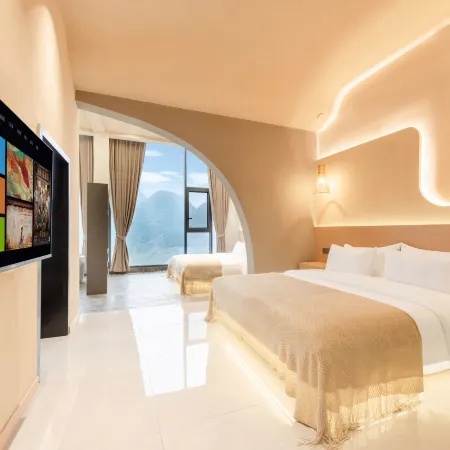 Yunxi Waterfall Viewing Cliffside Homestay, Guanling